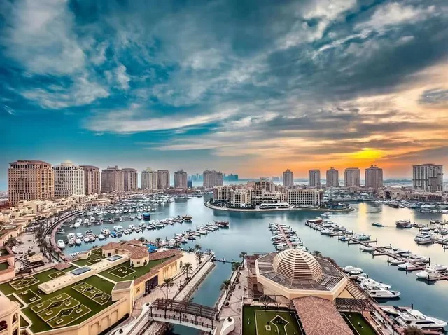 Doha City Tour: Souq Waqif, Katara, The Pearl & Corniche in Doha — experience image 5 of 14