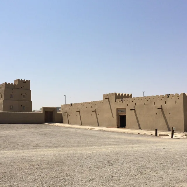 Hili Archaeology & Al Qattara Arts Centre: Private Al Ain Tour in Al Ain — experience image 8 of 22