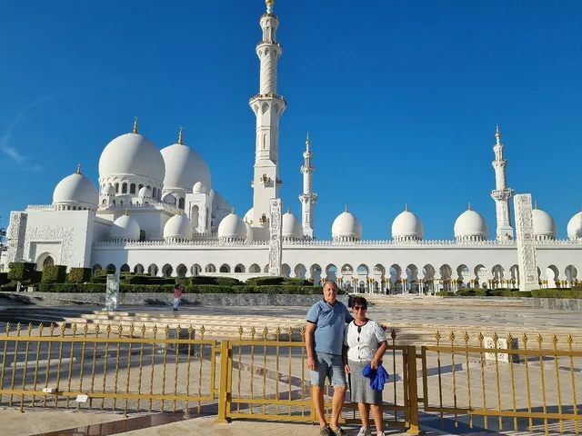 Big Bus Abu Dhabi: One-Day Hop-On Hop-Off Ticket in Abu Dhabi — experience image 10 of 14
