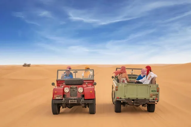 Dubai Heritage Desert Safari by Vintage Land Rover with Dinner in Dubai — experience image 21 of 26