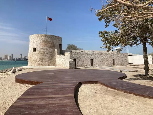 Muharraq Pearling Path Walking Tour: Heritage Houses & Meals in Manama — experience image 3 of 18