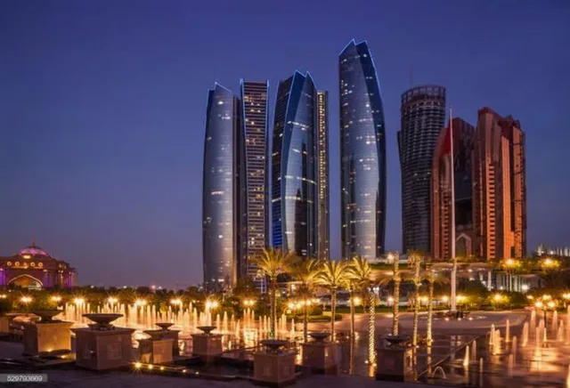 Abu Dhabi Evening City Tour with Corniche Sunset Walk in Abu Dhabi — experience image 3 of 8