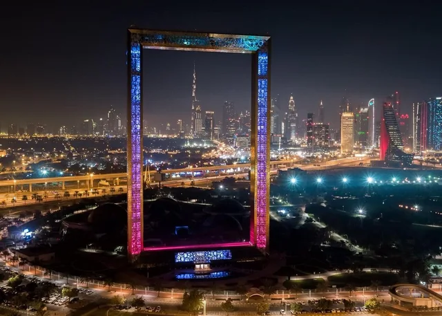 Dubai Night City Tour with Marina Views & Dubai Fountain Stop in Dubai — experience image 10 of 13