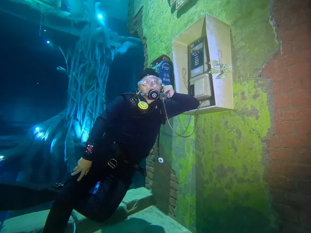 Deep Dive Dubai Sunken City Walk: Guided Underwater Experience in Dubai — experience image 6 of 9