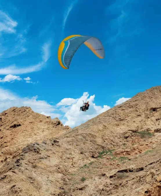 Sharjah Tandem Paragliding Experience with a Pilot in Sharjah — experience image 4 of 9