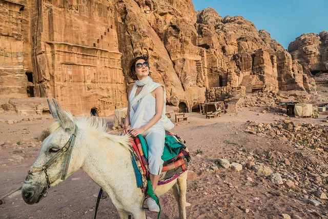 Petra Day Trip from Taba: Ferry, Siq & Treasury in Taba — experience image 12 of 18