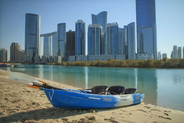 Reem Central Park Abu Dhabi: Two-Hour Guided Kayak Tour in Abu Dhabi — experience image 4 of 12