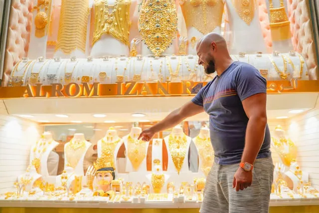 Old Dubai Premium Food Tour: Al Khayma, Souks & Abra Ride in Dubai — experience image 6 of 25