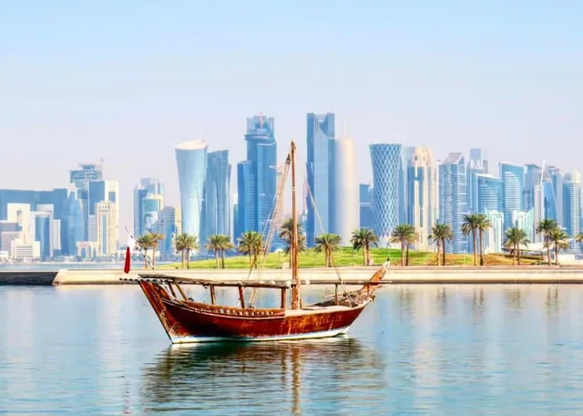 Doha City Tour: Souq Waqif, Katara, The Pearl & Corniche in Doha — experience image 9 of 14