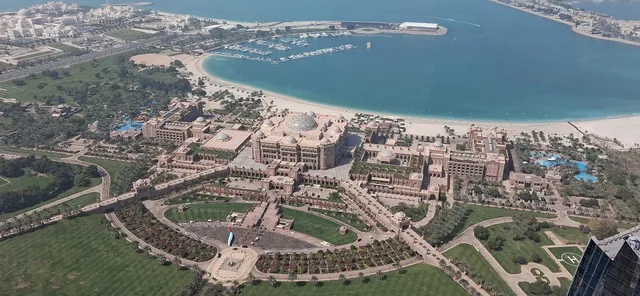 Big Bus Abu Dhabi: One-Day Hop-On Hop-Off Ticket in Abu Dhabi — experience image 13 of 14