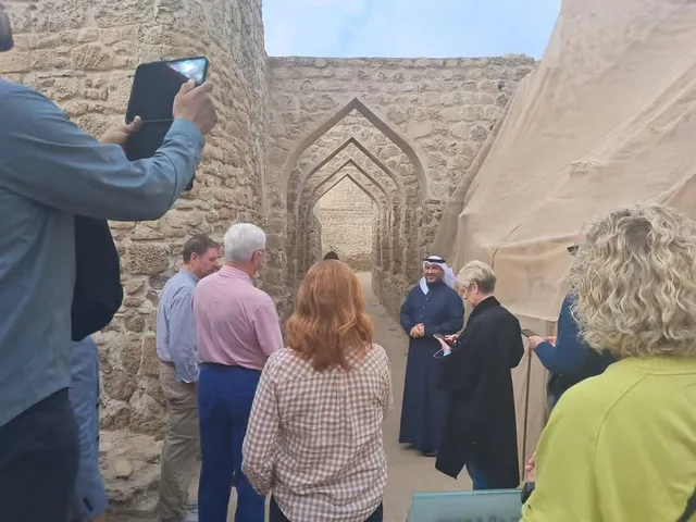 Bahrain Cruise Bus Tour: Fort & Manama Souq at Your Pace in Manama — experience image 11 of 15