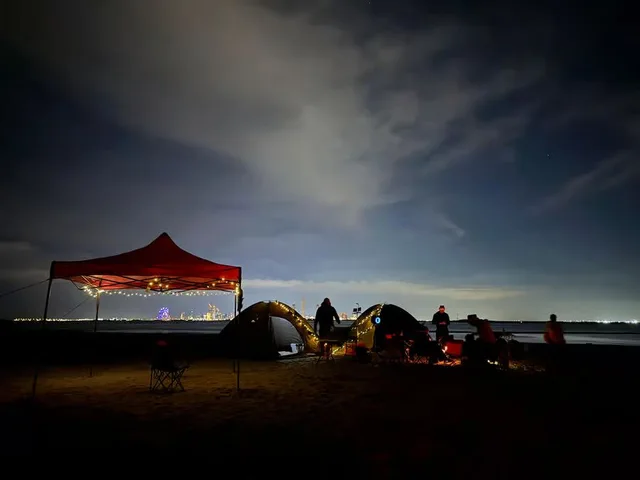 Abu Dhabi Island Evening: Private Beach BBQ & Bonfire Request in Abu Dhabi — experience image 2 of 6