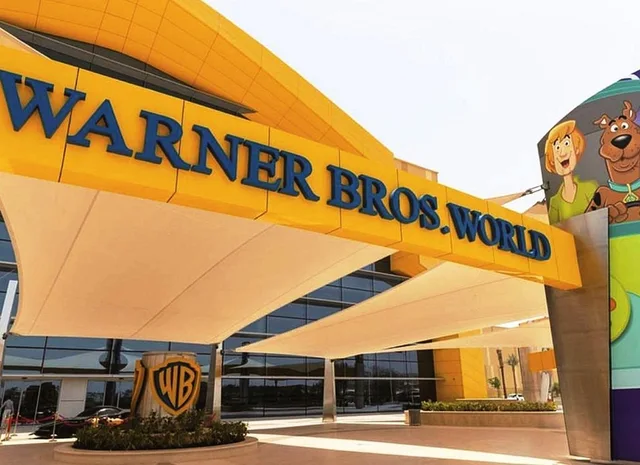 Abu Dhabi Grand Mosque & Warner Bros World Tour in Abu Dhabi — experience image 5 of 8