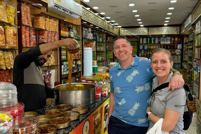 Muharraq Pearling Path Walking Tour: Heritage Houses & Meals in Manama — experience image 10 of 18
