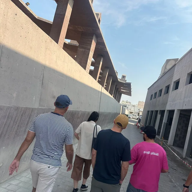 Muharraq Pearling Path Walking Tour: Heritage Houses & Meals in Manama — experience image 17 of 18