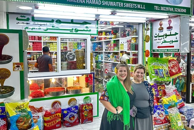 Muharraq Pearling Path Walking Tour: Heritage Houses & Meals in Manama — experience image 9 of 18