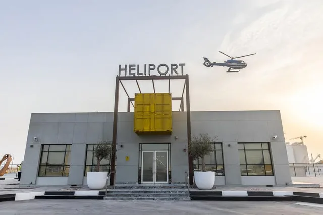 Abu Dhabi Helicopter Tour: Shared 30-Minute Scenic Flight in Abu Dhabi — experience image 5 of 9