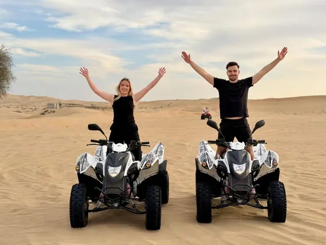Abu Dhabi Evening Desert Safari with Quad Bike & BBQ in Abu Dhabi — experience image 4 of 12