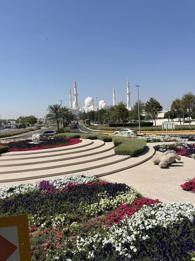 Big Bus Abu Dhabi: One-Day Hop-On Hop-Off Ticket in Abu Dhabi — experience image 11 of 14
