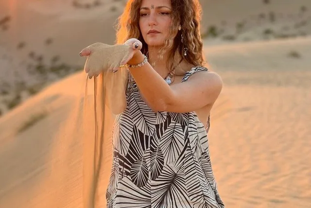 Abu Dhabi Evening Desert Safari with BBQ Dinner & Shows in Abu Dhabi — experience image 12 of 19