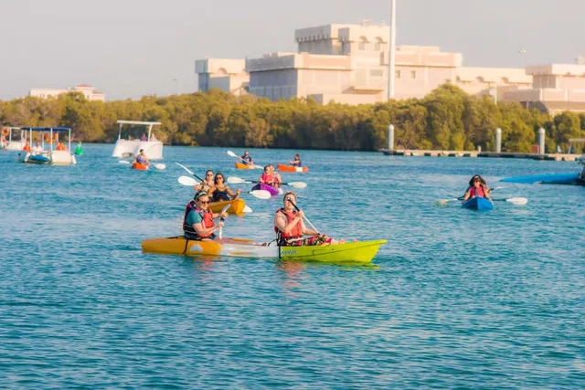 Reem Central Park Abu Dhabi: Two-Hour Guided Kayak Tour in Abu Dhabi — experience image 11 of 12