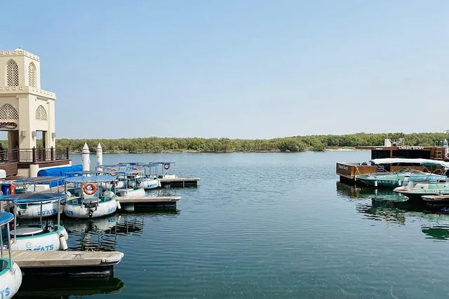 Reem Central Park Abu Dhabi: Two-Hour Guided Kayak Tour in Abu Dhabi — experience image 2 of 12