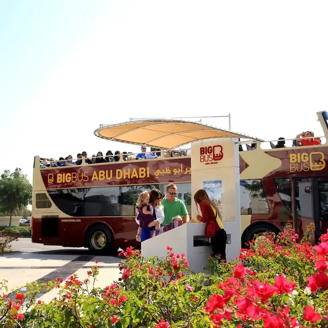 Big Bus Abu Dhabi: One-Day Hop-On Hop-Off Ticket in Abu Dhabi — experience image 7 of 14
