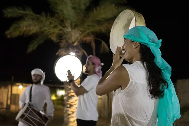 Dubai Heritage Desert Safari by Vintage Land Rover with Dinner in Dubai — experience image 11 of 26