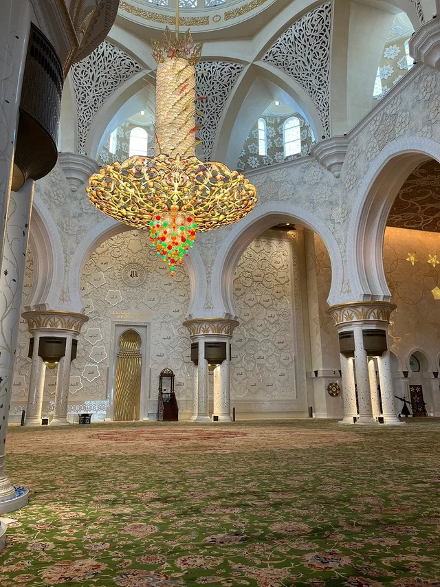 Big Bus Abu Dhabi: One-Day Hop-On Hop-Off Ticket in Abu Dhabi — experience image 3 of 14