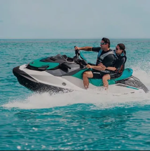 Katara Beach Jet Ski in Doha: 30 & 60 Minute Sessions in Doha — experience image 2 of 8