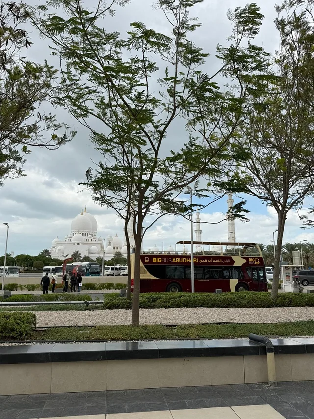 Big Bus Abu Dhabi: One-Day Hop-On Hop-Off Ticket in Abu Dhabi — experience image 9 of 14
