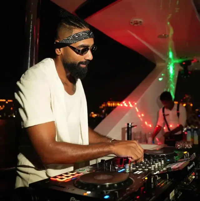Dubai Marina Yacht Party: Four Hours, BBQ, Open Bar & Live DJ in Dubai — experience image 10 of 21