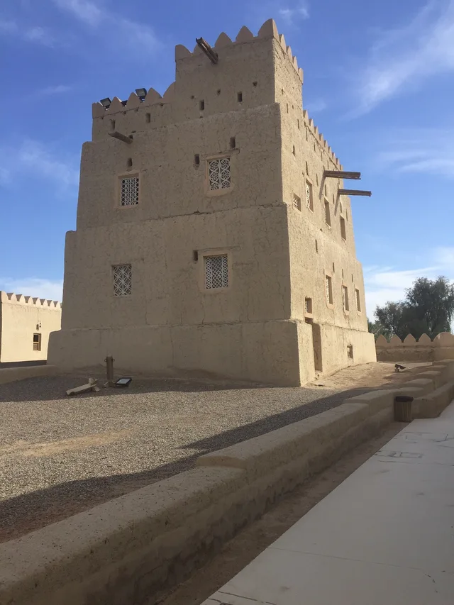 Hili Archaeology & Al Qattara Arts Centre: Private Al Ain Tour in Al Ain — experience image 17 of 22