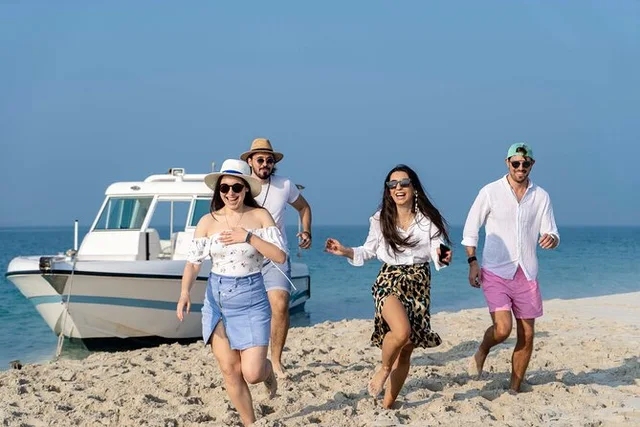 Abu Dhabi Island-Hopping Cruise: Four Hours from Al Bateen in Abu Dhabi — experience image 5 of 12