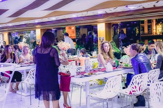 Lotus Mega Yacht Dinner Cruise Dubai: Buffet & VIP Options in Dubai — experience image 5 of 10