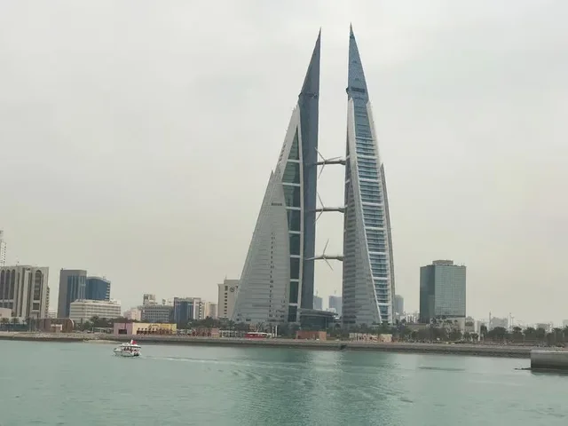 Bahrain Cruise Shore Excursion: Fort, Souq & Group Rates experience in Manama