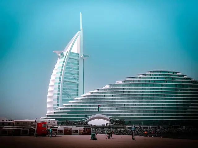 Dubai Day Tour from Abu Dhabi: Palm, Old Dubai & Dubai Mall in Abu Dhabi — experience image 2 of 10
