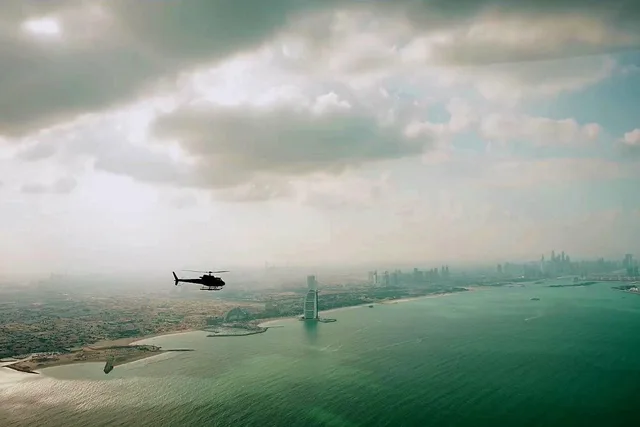 Dubai Helicopter Tour from Atlantis: Palm Jumeirah Sightseeing in Dubai — experience image 15 of 16