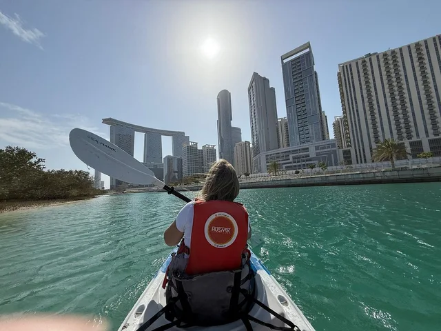 Reem Central Park Abu Dhabi: Two-Hour Guided Kayak Tour in Abu Dhabi — experience image 8 of 12