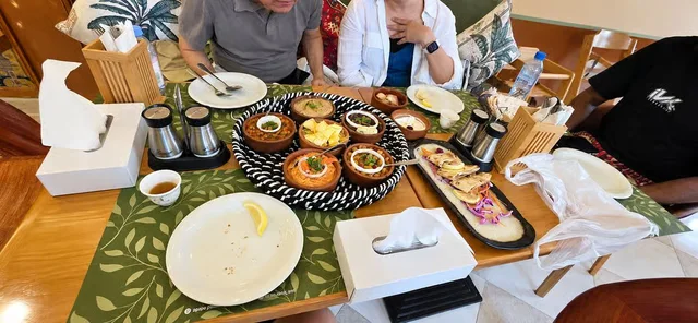 Manama Souq Food Tour: Bahraini Tastings & Guided Walk in Manama — experience image 10 of 11