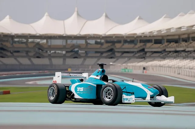 Formula Yas 3000 Driving Experience at Yas Marina Circuit in Abu Dhabi — experience image 5 of 8