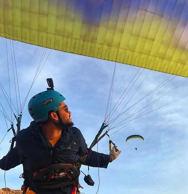 Sharjah Tandem Paragliding Experience with a Pilot in Sharjah — experience image 7 of 9