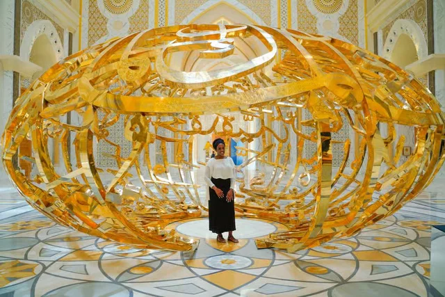 Abu Dhabi Tour from Dubai: Grand Mosque, Palace & Etihad Towers in Dubai — experience image 3 of 24