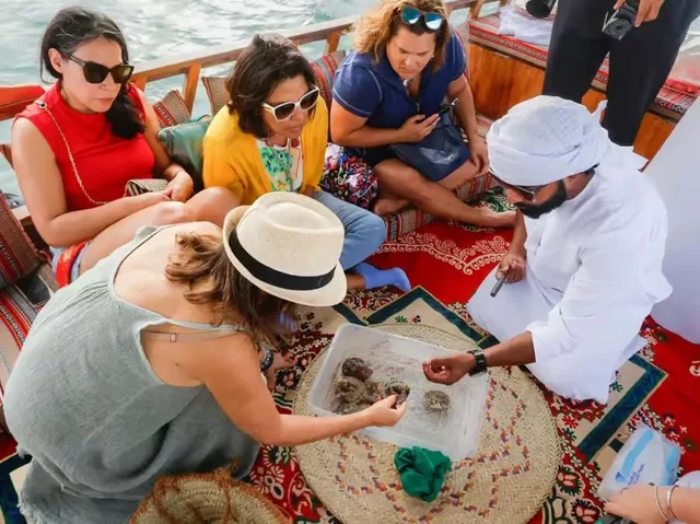Abu Dhabi Pearl Heritage Experience with Oyster Opening in Abu Dhabi — experience image 15 of 15