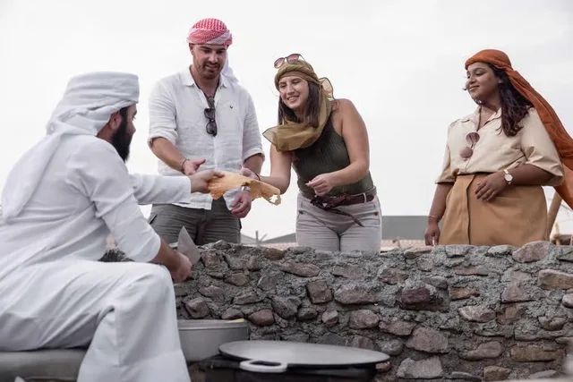 Dubai Heritage Desert Safari by Vintage Land Rover with Dinner in Dubai — experience image 17 of 26