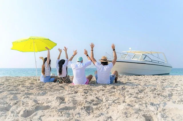 Abu Dhabi Island-Hopping Cruise: Four Hours from Al Bateen in Abu Dhabi — experience image 11 of 12