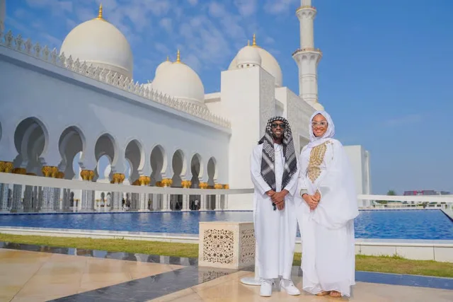 Abu Dhabi Private City Tour from Sharjah: Grand Mosque & Corniche in Sharjah — experience image 5 of 30