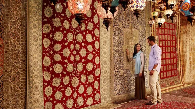 Abu Dhabi Shopping Tour: Traditional Souqs & Modern Malls in Abu Dhabi — experience image 12 of 16