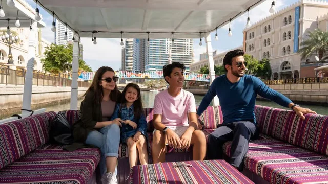 Sharjah Private Abra Boat Tour on Khalid Lagoon in Sharjah — experience image 4 of 8