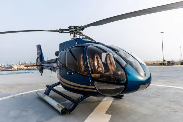 Abu Dhabi Helicopter Tour: Shared 30-Minute Scenic Flight in Abu Dhabi — experience image 8 of 9